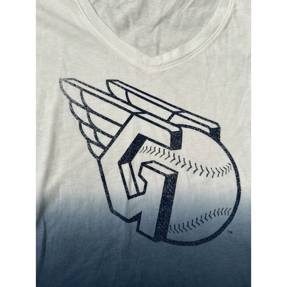 New Era Cleveland Guardian Baseball Ombré Fade T-shirt Women Size Small NEW Nwts - Picture 4 of 11